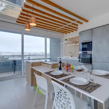 Appartement Stunning In A Location With Views Ta Xbiex