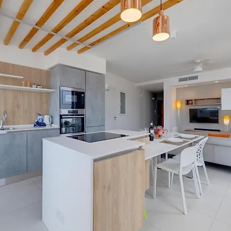 Stunning In A Location With Views Apartment *