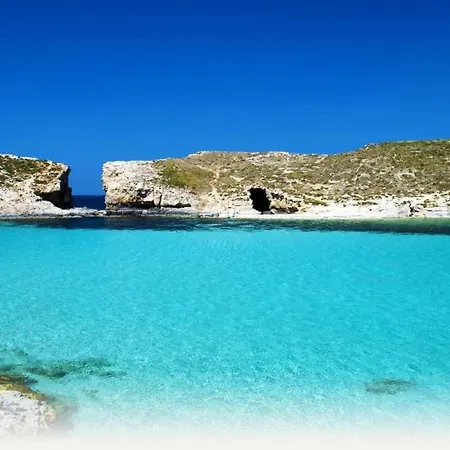 Stunning In A Location With Views *