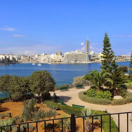 Stunning In A Location With Views Apartment *