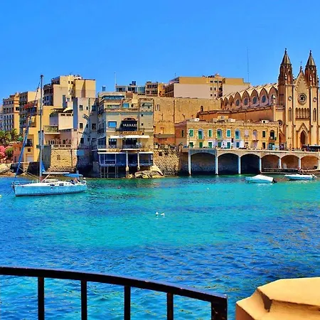 Stunning In A Location With Views Appartement Ta Xbiex
