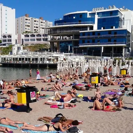 Stunning In A Location With Views *