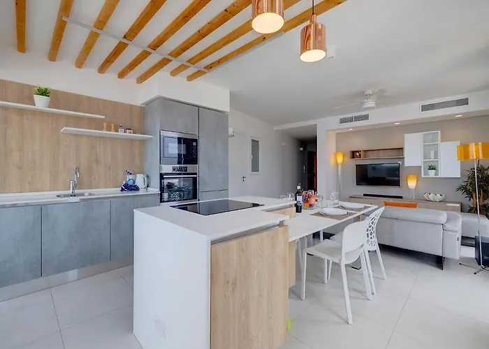 Stunning In A Location With Views Apartment *